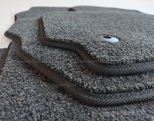 Коврики в салон Changan Hunter 2023- Комплект текстильных ковриков черного, серого, бежевого или коричневого цвета. Основа из термопластичной резины обеспечивает полную водонепроницаемость и защиту. Возможен заказ одного или более ковриков из комплекта.