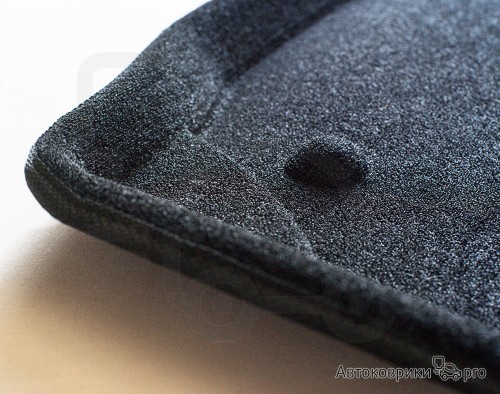 Коврики Euromat 3D для Mazda 3 Комплект 3D ковриков черного цвета. Многослойная структура обеспечивает полную водонепроницаемость и защиту салона автомобиля.