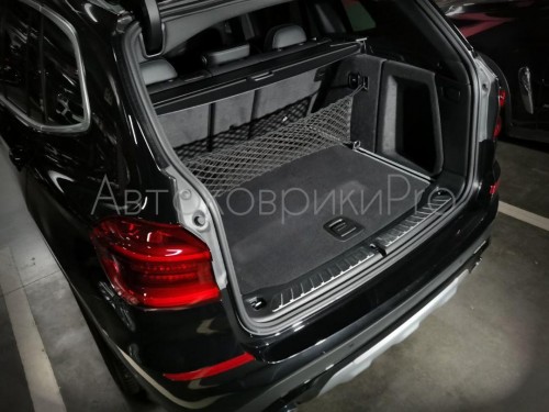 Сетка в багажник BMW X3 2017- Эластичная текстильная сетка вертикального крепления, препятствующая скольжению и перемещению предметов в багажном отделении автомобиля.