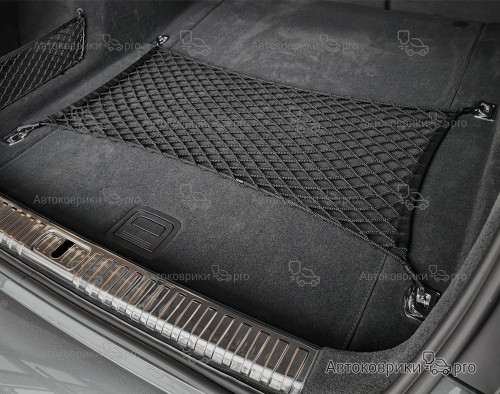 Сетка в багажник Audi A6 2011-2018 Эластичная текстильная сетка горизонтального крепления, препятствующая скольжению и перемещению предметов в багажном отделении автомобиля.