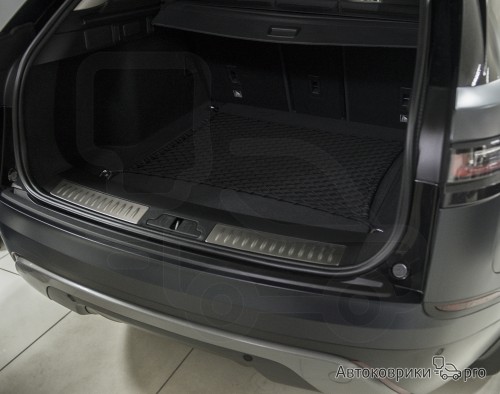 Сетка в багажник автомобиля Range Rover Velar Эластичная текстильная сетка горизонтального крепления, препятствующая скольжению и перемещению предметов в багажном отделении автомобиля.