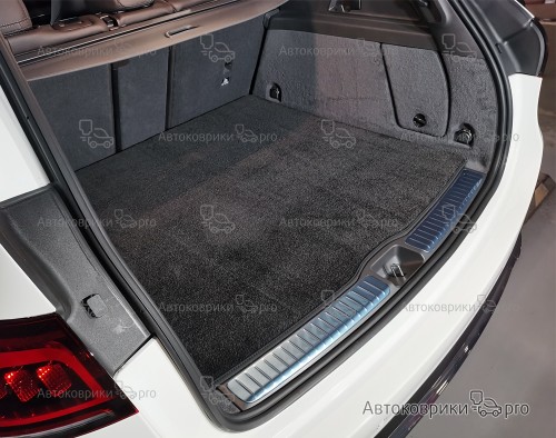 Коврик в багажник Mercedes-Benz GLE 2019- Текстильный коврик багажника черного, серого, бежевого или коричневого цвета. Резиновая основа обеспечивает полную водонепроницаемость и защиту.
