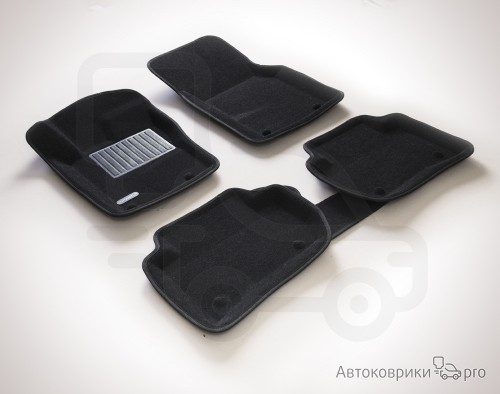 Коврики Euromat 3D для Jaguar F-Pace Комплект 3D ковриков черного, серого или бежевого цвета. Многослойная структура обеспечивает полную водонепроницаемость и защиту салона автомобиля.