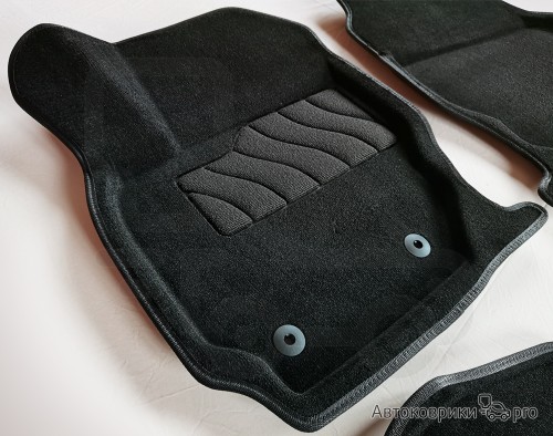 3D Коврики Seintex для Volvo XC70 Комплект ворсовых 3D ковриков черного, серого или бежевого цвета. Трехслойная структура обеспечивает полную водонепроницаемость и защиту, синтетические волокна устойчивы к воздействию влаги, солевых растворов и реагентов.