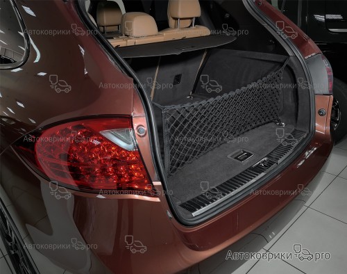 Сетка в багажник Porsche Cayenne 2010-2018 Эластичная текстильная сетка вертикального крепления, препятствующая скольжению и перемещению предметов в багажном отделении автомобиля.