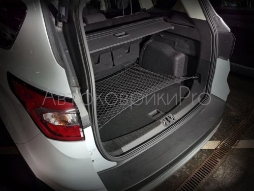 Сетка в багажник Ford Kuga 2013-2019 Эластичная текстильная сетка горизонтального крепления, препятствующая скольжению и перемещению предметов в багажном отделении автомобиля.