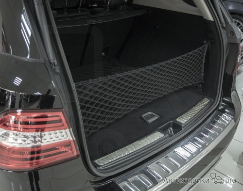 Сетка в багажник Mercedes-Benz GLE M 2011-2019 Эластичная текстильная сетка вертикального крепления, препятствующая скольжению и перемещению предметов в багажном отделении автомобиля.