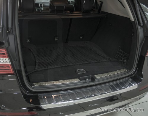 Сетка в багажник Mercedes-Benz GLE M 2011-2019 Эластичная текстильная сетка горизонтального крепления, препятствующая скольжению и перемещению предметов в багажном отделении автомобиля.