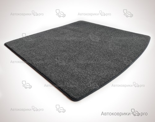 Коврик в багажник Jeep Grand Cherokee 2010-2021 Текстильный коврик багажника черного, серого, бежевого или коричневого цвета. Резиновая основа обеспечивает полную водонепроницаемость и защиту.