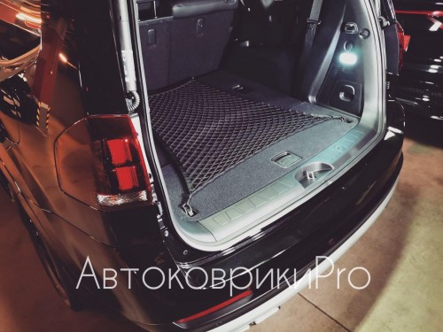Сетка в багажник Kia Mohave 2019- Эластичная текстильная сетка горизонтального крепления, препятствующая скольжению и перемещению предметов в багажном отделении автомобиля.
