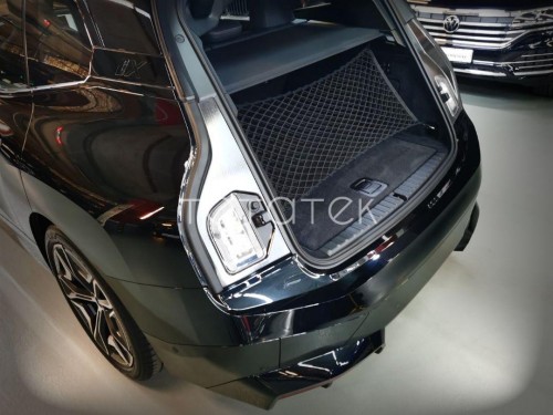 Сетка в багажник BMW iX 2021- Эластичная текстильная сетка вертикального крепления, препятствующая скольжению и перемещению предметов в багажном отделении автомобиля.