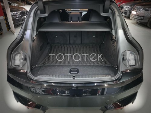 Сетка в багажник BMW iX 2021- Эластичная текстильная сетка горизонтального крепления, препятствующая скольжению и перемещению предметов в багажном отделении автомобиля.