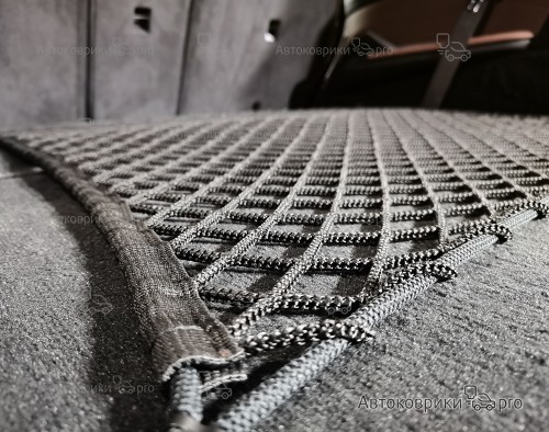 Сетка в багажник Citroen SpaceTourer 2017- Эластичная текстильная сетка горизонтального крепления, препятствующая скольжению и перемещению предметов в багажном отделении автомобиля.