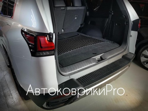 Сетка в багажник Lexus LX 2021- Эластичная текстильная сетка горизонтального крепления, препятствующая скольжению и перемещению предметов в багажном отделении автомобиля.