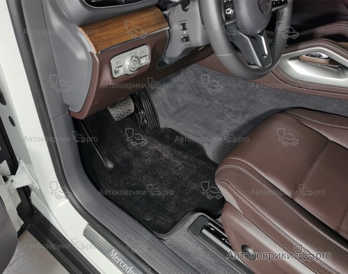 Коврики в салон Mercedes-Benz GLE 2019- Комплект текстильных ковриков черного, серого, бежевого или коричневого цвета. Основа из термопластичной резины обеспечивает полную водонепроницаемость и защиту. Возможен заказ одного или более ковриков из комплекта.