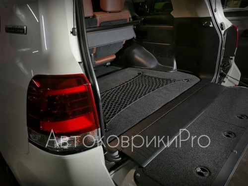 Сетка в багажник Toyota Land Cruiser 2007-2021 Эластичная текстильная сетка горизонтального крепления, препятствующая скольжению и перемещению предметов в багажном отделении автомобиля.