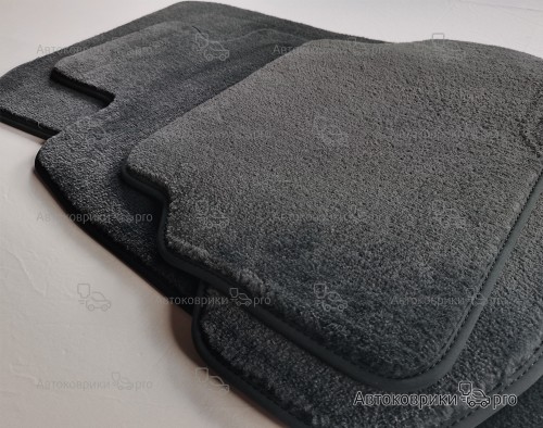 Коврики текстильные для Nissan X-Trail 2014-2022 Комплект текстильных ковриков черного, серого, бежевого или коричневого цвета. Основа из термопластичной резины обеспечивает полную водонепроницаемость и защиту. Возможен заказ одного или более ковриков из комплекта.